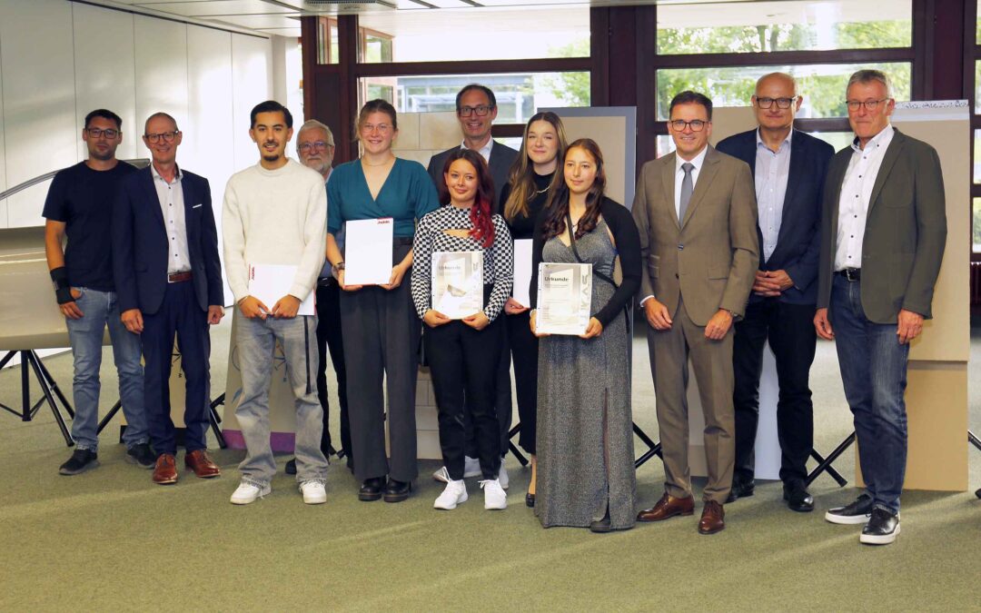 36 frisch gebackene Gesellinnen und Gesellen